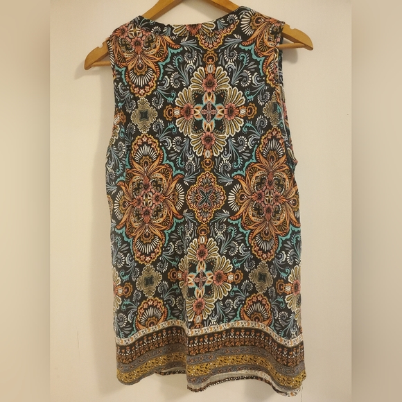 Sleeveless blouse - Picture 2 of 2